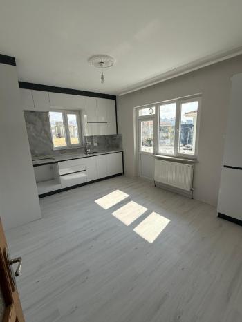 Güvenay - Çorum Bahçelievler Mah. Elit Park Üstü Komple Satılık Bina