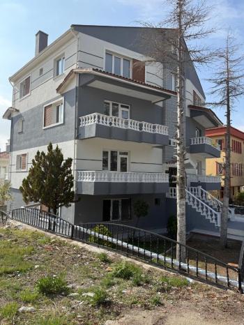 Güvenay - Çorum Bahçelievler Mah. Elit Park Üstü Komple Satılık Bina