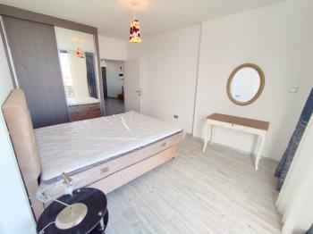 Girne Merkezde Donanımlı Sitede Kiralık 1+1 Daire 