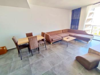 Girne Merkezde Donanımlı Sitede Kiralık 1+1 Daire 