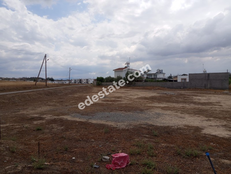 Lefkoşa Alayköy'de İMARA AÇIK SATILIK KÖŞE ARSA