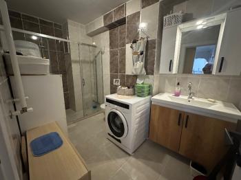 Ataşehir Esatpaşa'da Merkezi Konumda Satılık 2+1 Daire