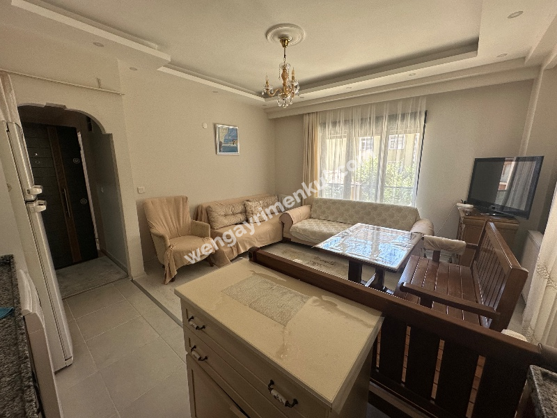 Ataşehir Esatpaşa'da Merkezi Konumda Satılık 2+1 Daire