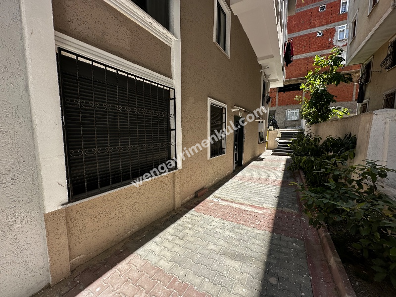 Ataşehir Esatpaşa'da Merkezi Konumda Satılık 2+1 Daire