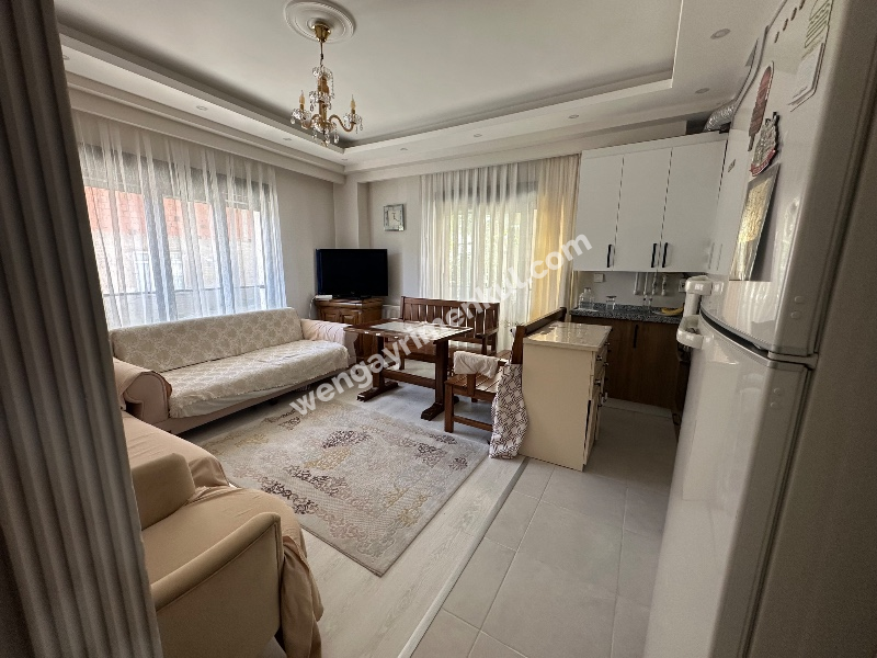 Ataşehir Esatpaşa'da Merkezi Konumda Satılık 2+1 Daire