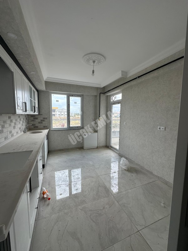 AFYON ÜÇOK EMLAKTAN FATİH MAH SATILIK 3+1 SIFIR DAİRELER 