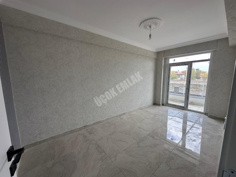 AFYON ÜÇOK EMLAKTAN FATİH MAH SATILIK 3+1 SIFIR DAİRELER 