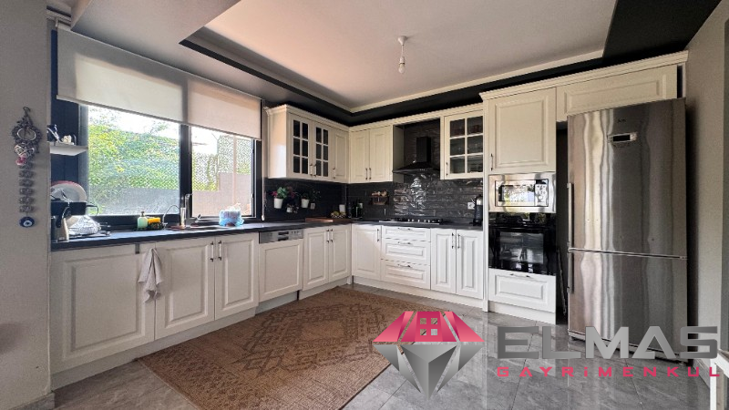 Elmas’tan Elvanlı’da 980 M2 Arazi İçinde Lüx Villa