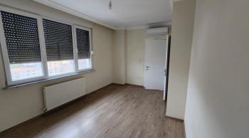 KADIKÖY MERDİVENKÖY ŞAİR ARŞİ CADDESİ ÜZERİNDE GENÇ BİNA GENİŞ 2+1 KİRALIK DAİRE