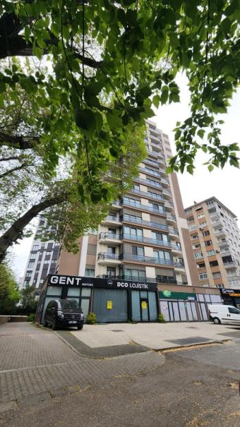 KADIKÖY MERDİVENKÖY ŞAİR ARŞİ CADDESİ ÜZERİNDE GENÇ BİNA GENİŞ 2+1 KİRALIK DAİRE