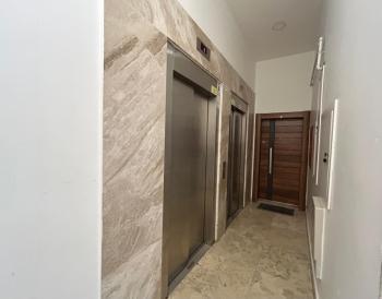 KADIKÖY MERDİVENKÖY ŞAİR ARŞİ CADDESİ ÜZERİNDE GENÇ BİNA GENİŞ 2+1 KİRALIK DAİRE