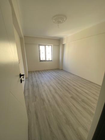 GÜVENAY - ÇORUM BAHÇELİEVLER KARŞIYAKA OKULU YANI SATILIK 3+1 DAİRE