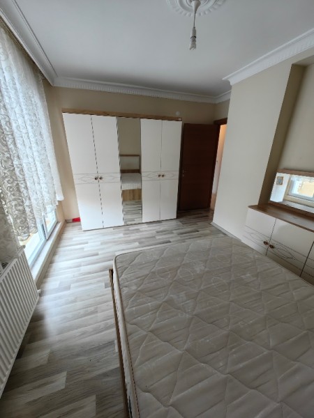 Yeşilpınar'da Otoparklı Yeni Bina'da 5.Kat Eşyalı Kiralık Daire