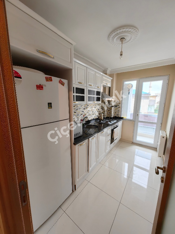 Yeşilpınar'da Otoparklı Yeni Bina'da 5.Kat Eşyalı Kiralık Daire