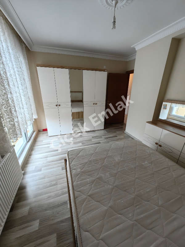 Yeşilpınar'da Otoparklı Yeni Bina'da 5.Kat Eşyalı Kiralık Daire