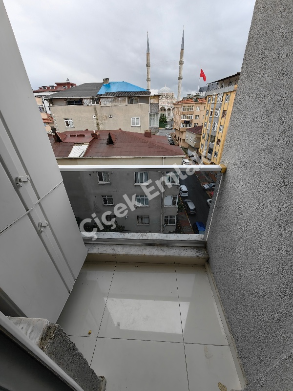 Yeşilpınar'da Otoparklı Yeni Bina'da 5.Kat Eşyalı Kiralık Daire