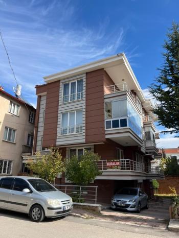 AFYON ÜÇOK EMLAKTAN MAREŞAL F ÇAKMAK MAH KİRALIK 3+1 TEMİZ BAKIMLI DAİRE