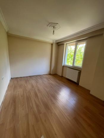 AFYON ÜÇOK EMLAKTAN MAREŞAL F ÇAKMAK MAH KİRALIK 3+1 TEMİZ BAKIMLI DAİRE