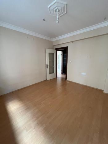 AFYON ÜÇOK EMLAKTAN MAREŞAL F ÇAKMAK MAH KİRALIK 3+1 TEMİZ BAKIMLI DAİRE