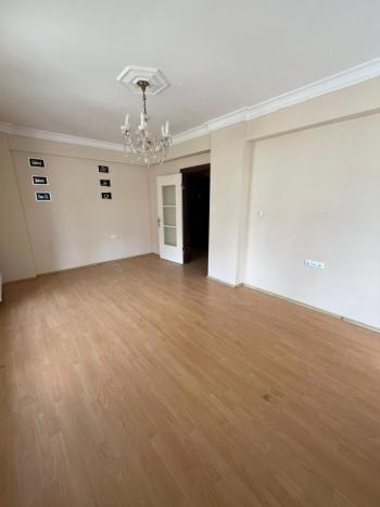 AFYON ÜÇOK EMLAKTAN MAREŞAL F ÇAKMAK MAH KİRALIK 3+1 TEMİZ BAKIMLI DAİRE