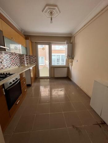 AFYON ÜÇOK EMLAKTAN MAREŞAL F ÇAKMAK MAH KİRALIK 3+1 TEMİZ BAKIMLI DAİRE