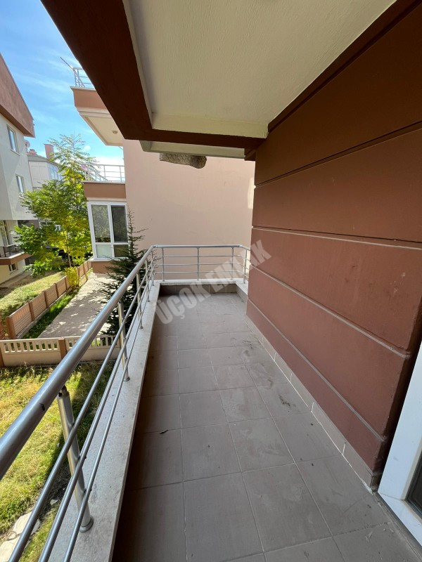 AFYON ÜÇOK EMLAKTAN MAREŞAL F ÇAKMAK MAH KİRALIK 3+1 TEMİZ BAKIMLI DAİRE