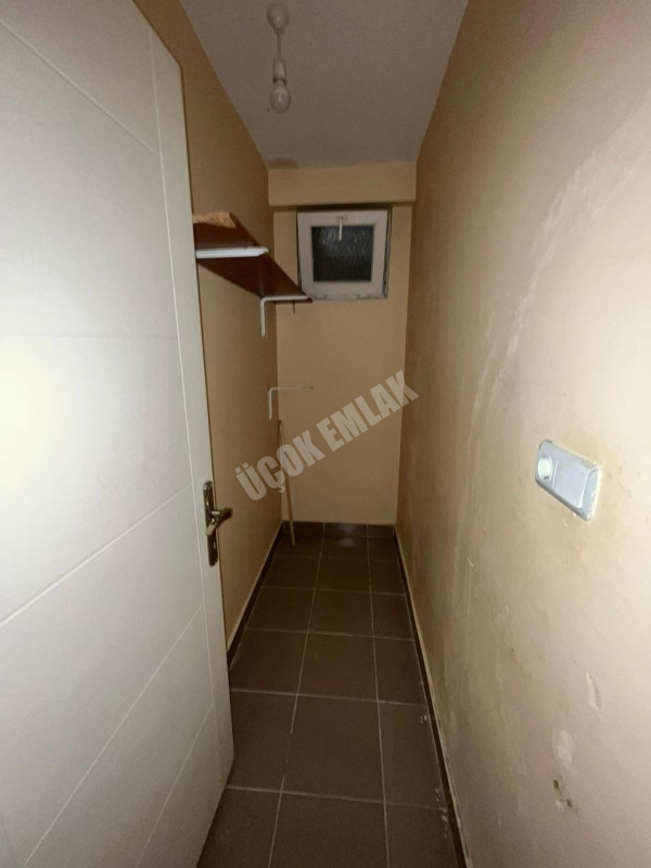 AFYON ÜÇOK EMLAKTAN MAREŞAL F ÇAKMAK MAH KİRALIK 3+1 TEMİZ BAKIMLI DAİRE