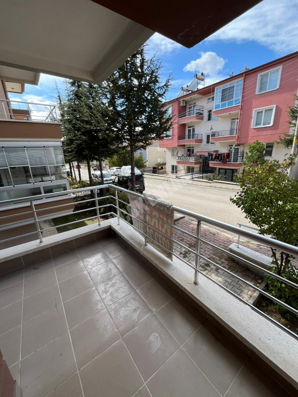 AFYON ÜÇOK EMLAKTAN MAREŞAL F ÇAKMAK MAH KİRALIK 3+1 TEMİZ BAKIMLI DAİRE