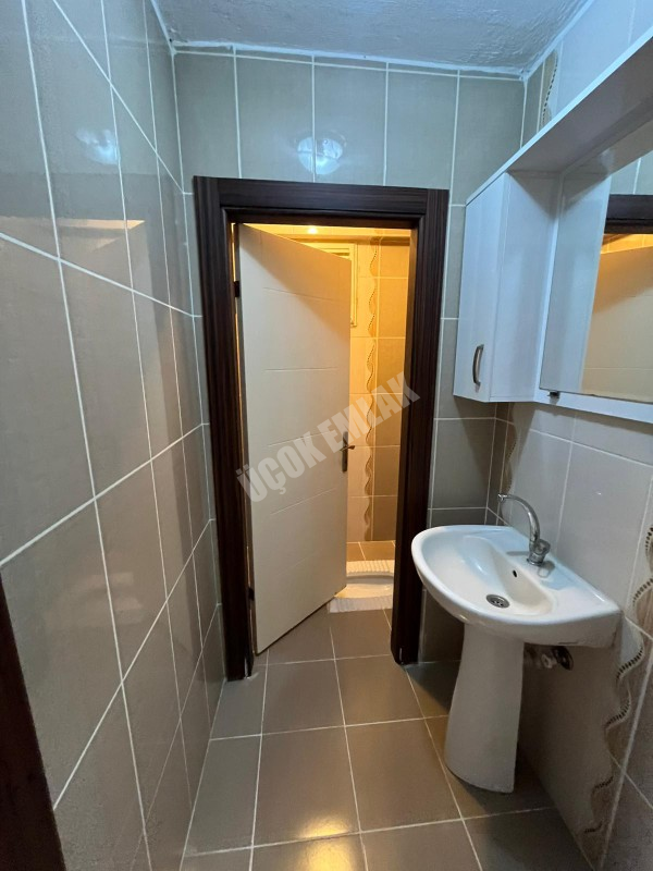 AFYON ÜÇOK EMLAKTAN MAREŞAL F ÇAKMAK MAH KİRALIK 3+1 TEMİZ BAKIMLI DAİRE