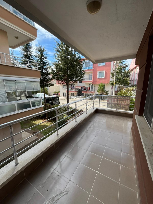 AFYON ÜÇOK EMLAKTAN MAREŞAL F ÇAKMAK MAH KİRALIK 3+1 TEMİZ BAKIMLI DAİRE