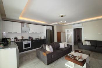 ASLAN'DAN DENİZE SIFIR SİTEDE HAVUZLU GENİŞ 2+1