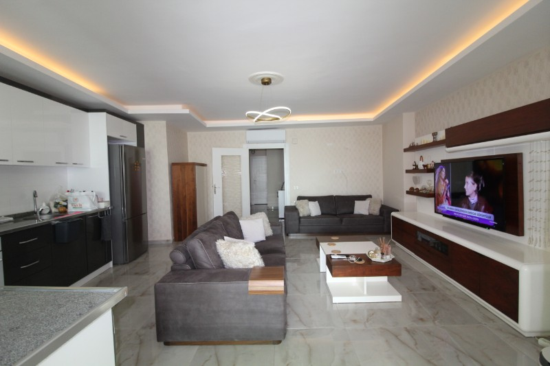 ASLAN'DAN DENİZE SIFIR SİTEDE HAVUZLU GENİŞ 2+1