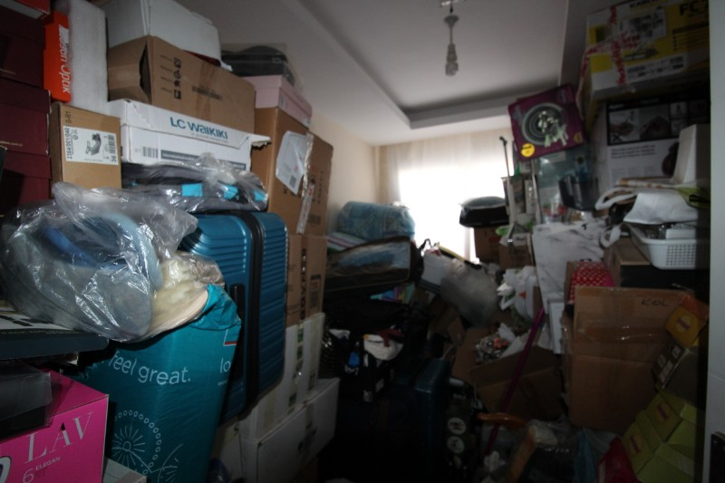 ASLAN'DAN DENİZE SIFIR SİTEDE HAVUZLU GENİŞ 2+1