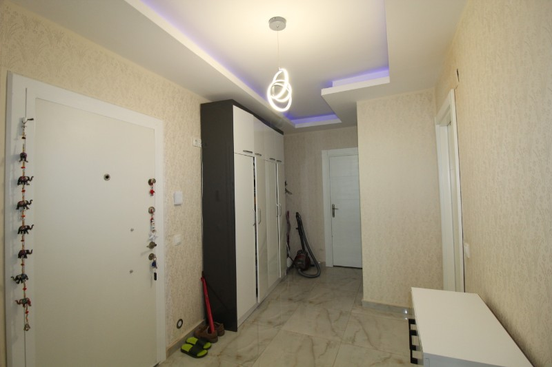 ASLAN'DAN DENİZE SIFIR SİTEDE HAVUZLU GENİŞ 2+1