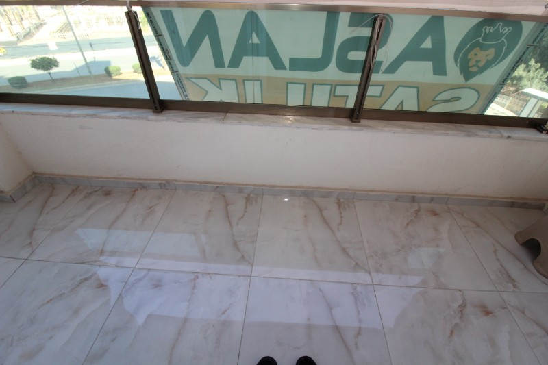 ASLAN'DAN DENİZE SIFIR SİTEDE HAVUZLU GENİŞ 2+1