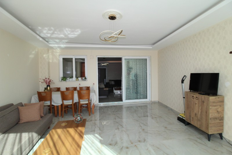 ASLAN'DAN DENİZE SIFIR SİTEDE HAVUZLU GENİŞ 2+1