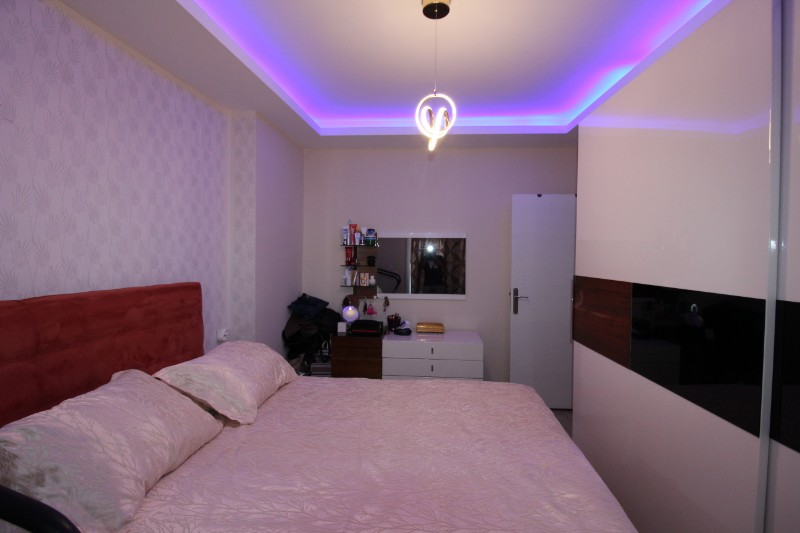 ASLAN'DAN DENİZE SIFIR SİTEDE HAVUZLU GENİŞ 2+1