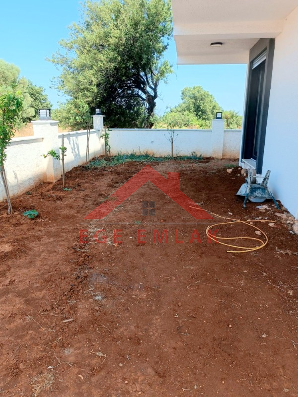 Akyeniköy Didim’de Satılık Tam Müstakil 3+1 Villa – 325 m² Bahçeli, Sıfır & İskanlı