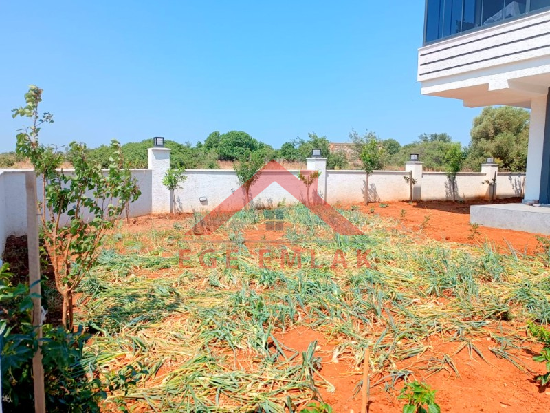 Akyeniköy Didim’de Satılık Tam Müstakil 3+1 Villa – 325 m² Bahçeli, Sıfır & İskanlı