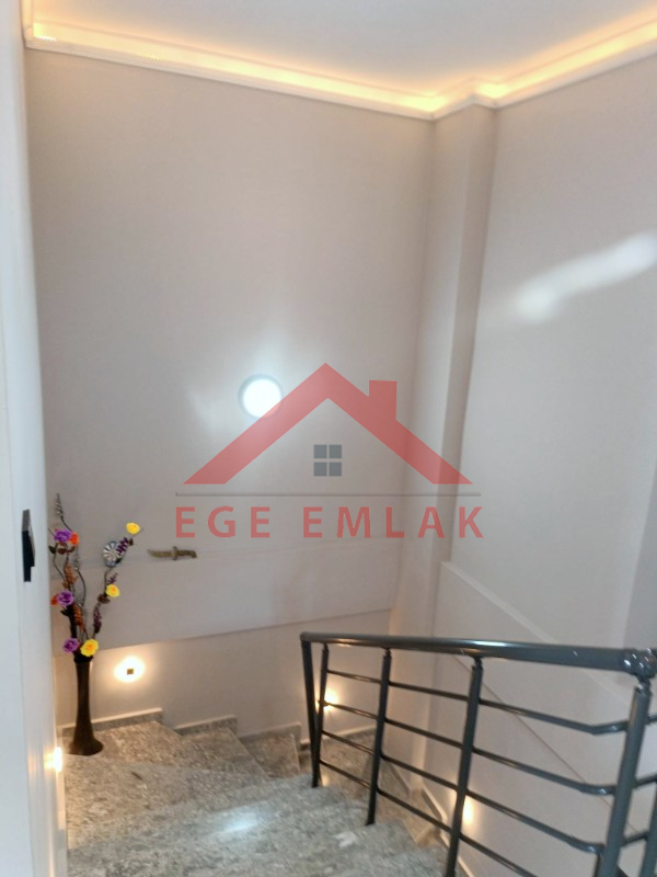 Akyeniköy Didim’de Satılık Tam Müstakil 3+1 Villa – 325 m² Bahçeli, Sıfır & İskanlı