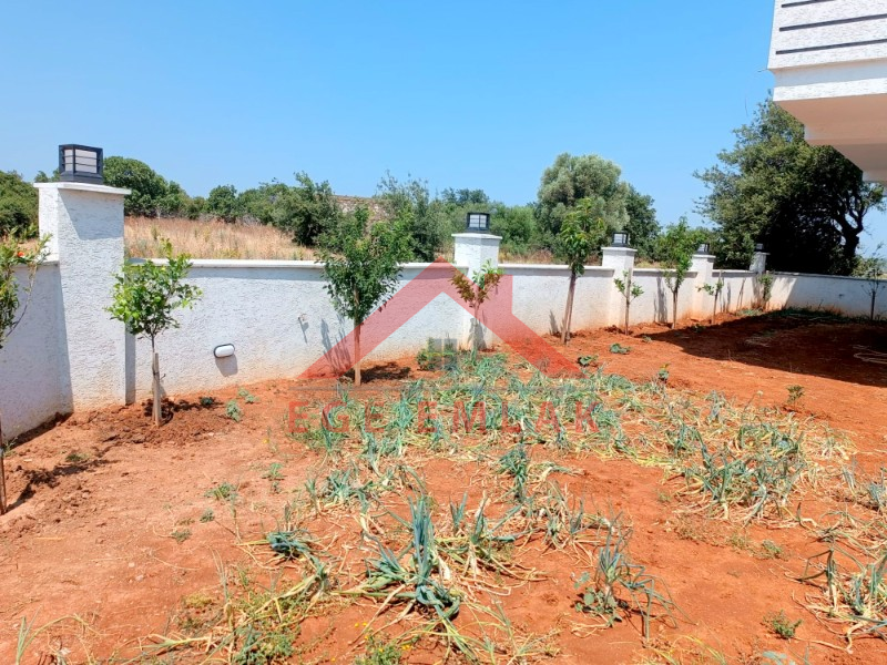 Akyeniköy Didim’de Satılık Tam Müstakil 3+1 Villa – 325 m² Bahçeli, Sıfır & İskanlı