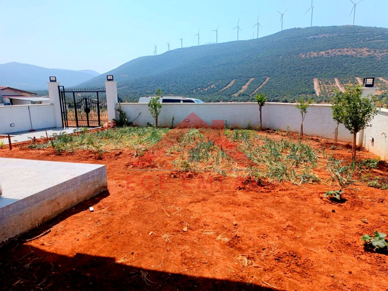 Akyeniköy Didim’de Satılık Tam Müstakil 3+1 Villa – 325 m² Bahçeli, Sıfır & İskanlı