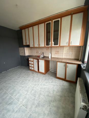 GÜVENAY - ÇORUM YAZI ÇARŞI AKPINAR CADDE ÜZERİ KİRALIK DAİRE