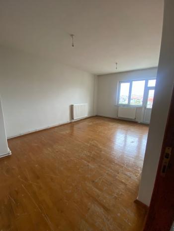 GÜVENAY - ÇORUM YAZI ÇARŞI AKPINAR CADDE ÜZERİ KİRALIK DAİRE