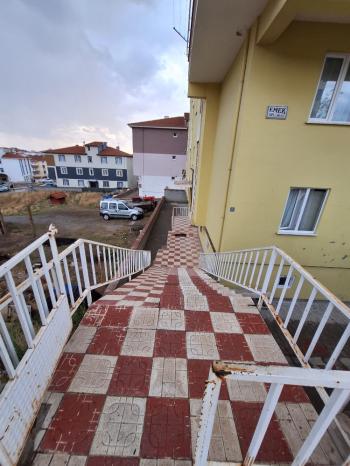 GÜVENAY - ÇORUM BAHÇELİEVLER BAHAR 1. CADDESİ ÜZERİ  2+1 SATILIK DAİRE