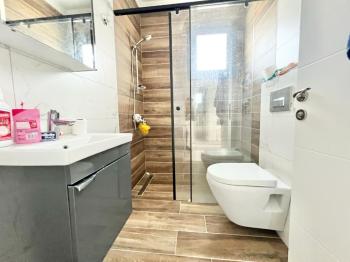 Kıbrıs Girne Karaoğlanoğlu Kervansaray Plajına Yürüme Mesafesinde Havuzlu 3+1 Kiralık Müstakil Villa