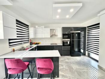 Kıbrıs Girne Karaoğlanoğlu Kervansaray Plajına Yürüme Mesafesinde Havuzlu 3+1 Kiralık Müstakil Villa