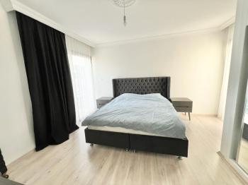 Kıbrıs Girne Karaoğlanoğlu Kervansaray Plajına Yürüme Mesafesinde Havuzlu 3+1 Kiralık Müstakil Villa