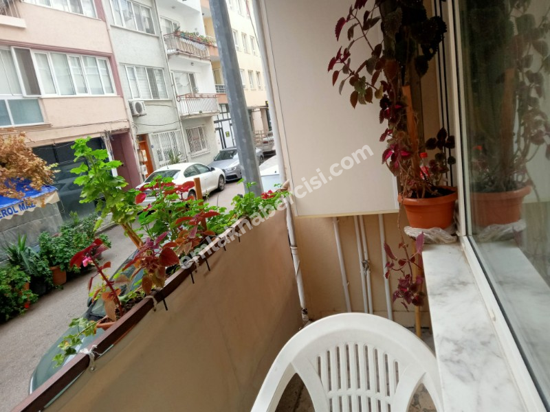 EMLAK HABERCİSİ 'NDEN MUDANYA ÖMERBEY MERKEZDE POSTANE MEVKİİ 1.KAT 3+1 ARA KAT DAİRE