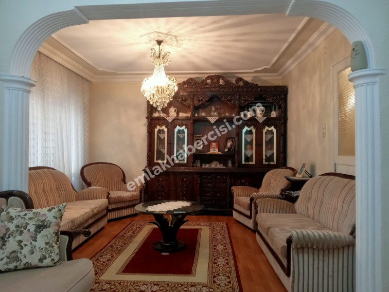 EMLAK HABERCİSİ 'NDEN MUDANYA ÖMERBEY MERKEZDE POSTANE MEVKİİ 1.KAT 3+1 ARA KAT DAİRE